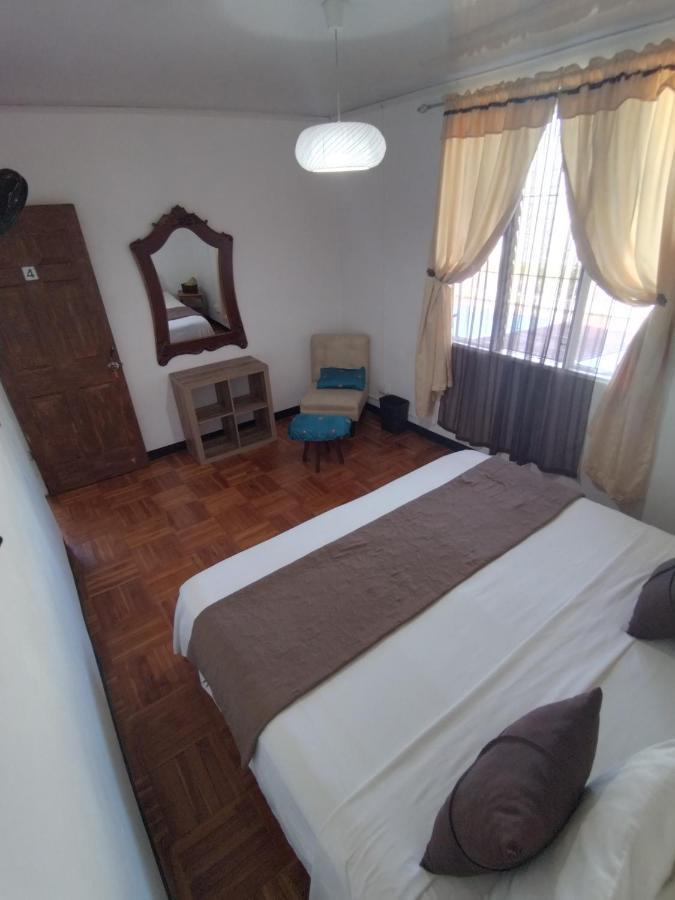 Lajuela Bnb & Hostel アラフエラ エクステリア 写真